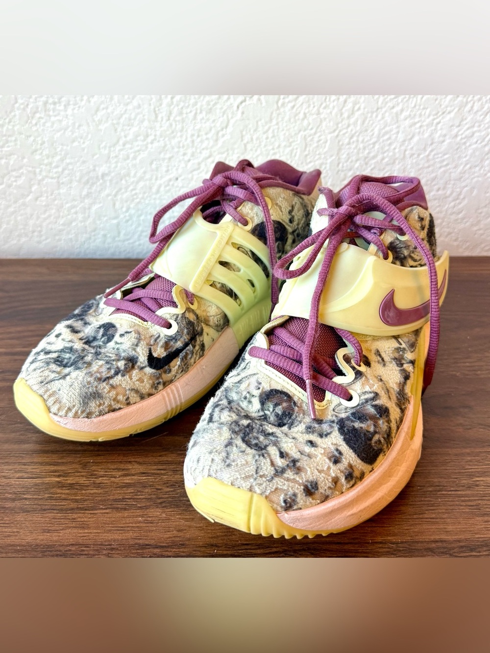 Nike Women’s Athletic Sneakers Surrealism Lime Ice Light Mulberry Size 7